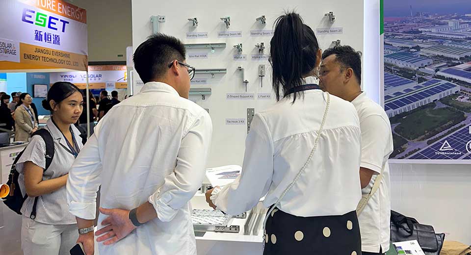 Visitors learn about our roof mounted products