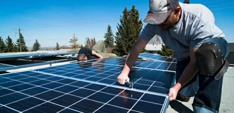 Installation of solar panels on flat roofs